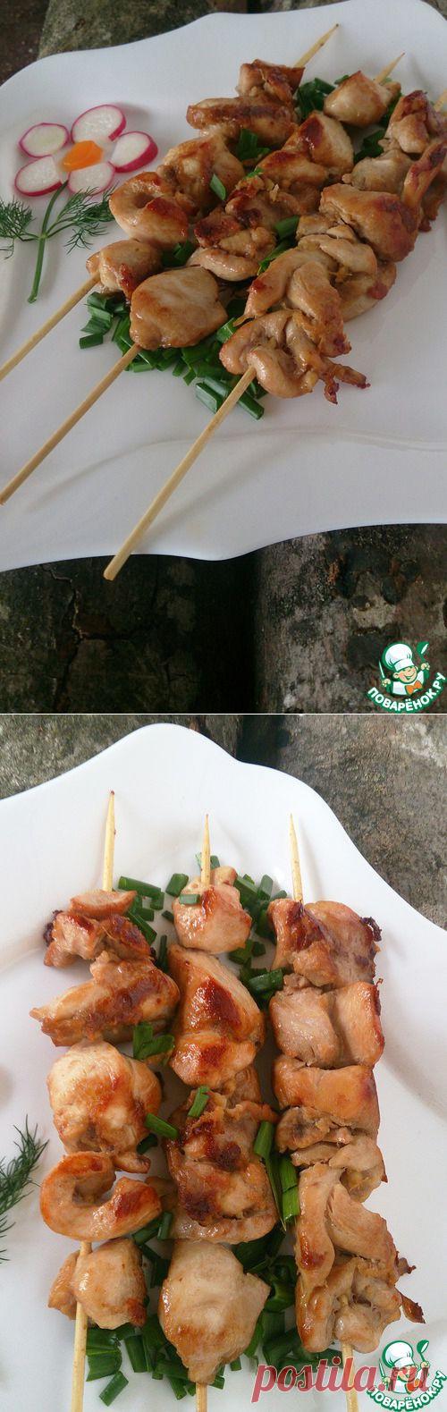 Куриные шашлыки в соево-имбирном маринаде - кулинарный рецепт
Окорочок куриный	(Можно использовать другую часть. ) — 1 шт
Соевый соус	(Т.М."Киккоман ") — 2 ст. л.
Имбирь	(Корень, кусочек 1-2 см.)
Масло растительное	— 1 ч. л.