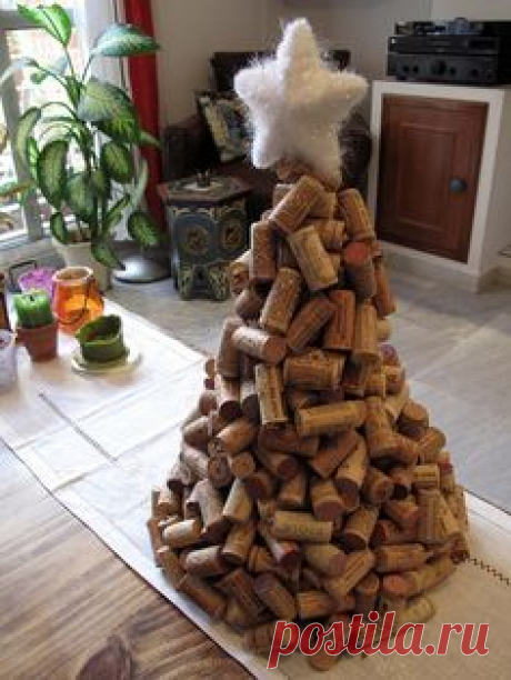 Christmas tree made of wine corks