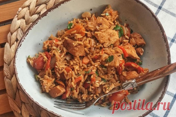Плов с куриной грудкой
Это легкий вариант всеми любимого плова.