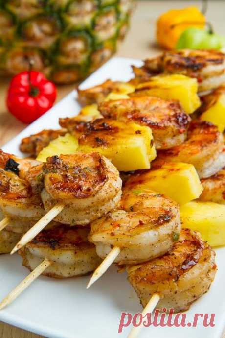 Гребешки на шпажках «Пина колада»