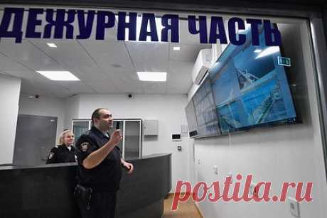 Российский пенсионер взорвал машину занявшего его место на парковке соседа. В городе Никольск Пензенской области задержали 61-летнего пенсионера, взорвавшего автомобиль 41-летнего соседа из-за парковочного места. Потерпевший припарковал свою «Газель» рядом с домом пожилого соседа. Это разозлило фигуранта, он решил отомстить обидчику, бросив в машину самодельное взрывное устройство.
