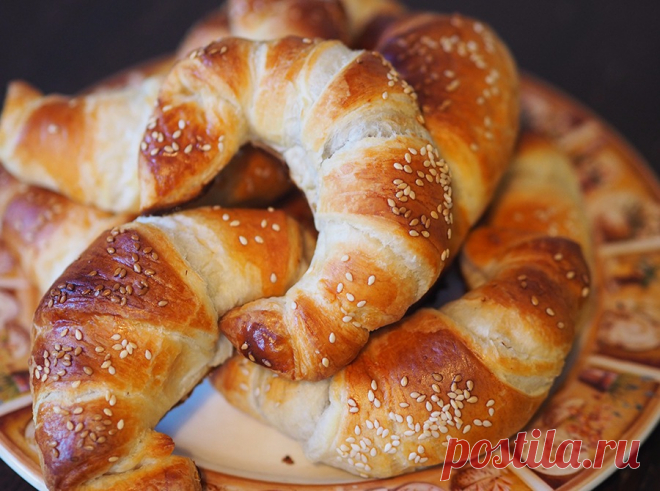 Секреты выпечки из готового слоеного теста Слоеное тесто можно сделать самим, но это долго, сложно, дорого и что будет в итоге на выходе — совершенно непредсказуемо. Заводское же тесто дает всегда 100% гарантированный результат качества, ибо д…