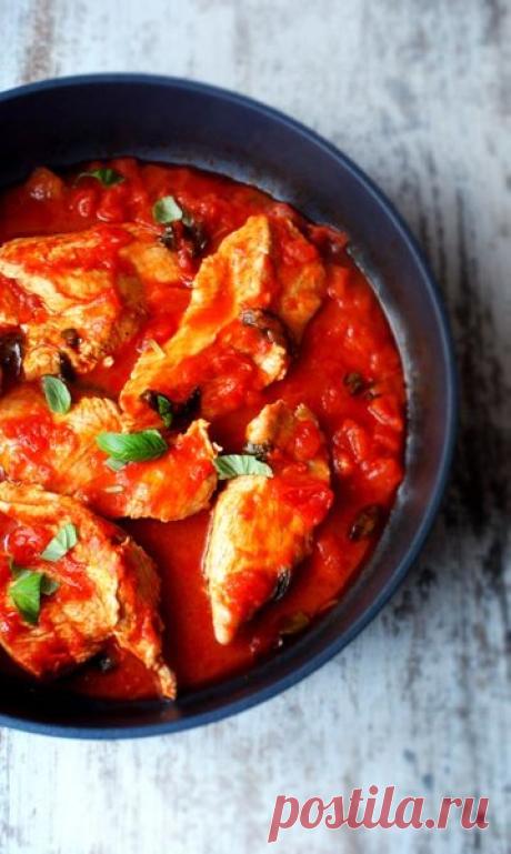 Куриные грудки тушеные в томате🍅