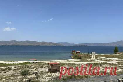 Россиянин слетал в Армению и призвал навсегда забыть о Турции. Российский турист слетал на отдых в Армении и назвал преимущества страны, благодаря которым можно «навсегда забыть» о Турции. Во-первых, он похвалил кавказскую страну за гостеприимство. По его словам, местные жители могут бесплатно угостить кофе гуляющих туристов или подвезти до нужной достопримечательности.