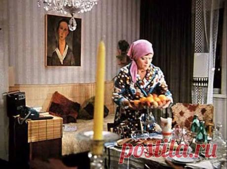 Новости: Маленькая, но важная деталь «Служебного романа». О чём говорит картина в доме Калугиной?