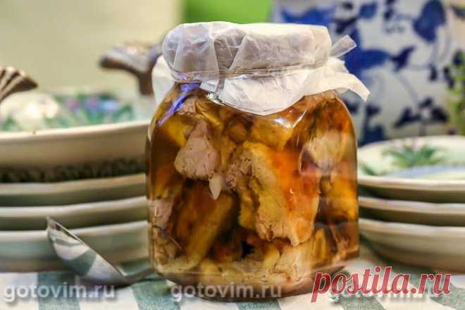 Конфи из курицы. Рецепт с фото В идеале конфи готовят из гуся или утиных ножек, как я уже рассказывала в этом a href= https:www.gotovim.rusbsutkakonfy.shtmlрецепте confit de canarda. Но никто не запретит приготовить конфи из курицы. Блюдо это особенно актуально для тех, кто принужден готовить часто, но кроме плиты знает массу других способов с пользой провести время вне кухни. Храните пару баночек этой своего рода тушенки в холодильнике, чтобы просто разогреть и сразу пода...
