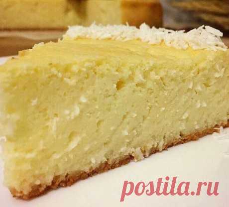 Кокосовый манник 🥥
 
Ингредиенты:
2 яйца
150 гр манки
250 гр кефира
Щепотка любви
1 ч.л разрыхлителя
250 гр тёплой воды
Подсластитель по вкусу
15 гр кокосовой стружки
1 ч.л ванильной эссенции
  Приготовление: 
Манку залить кефиром и оставить на 30 минут. Добавить разрыхлитель, желтки, кокосовую стружку, подсластитель (в рецепте 30 гр сиропа) и хорошо перемешать. Белки взбить до пиков и ввести аккуратно в тесто. Выпекать в заранее разогретой духовке при 180С около 4...