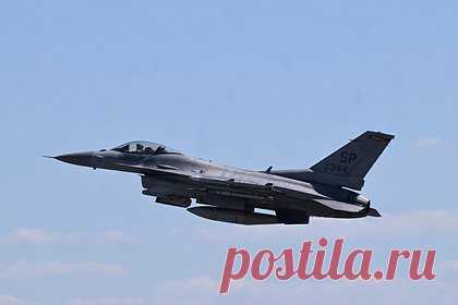 В Дании заявили о готовности передать Украине истребители F-16. Дания готова передать Украине свои истребители F-16, но сделает это только совместно с другими странами, заявил исполняющий обязанности министра обороны страны Троэльс Лунд Поульсен. Он отметил, что эти самолеты крайне нужны Украине, если Киев хочет победить в конфликте.