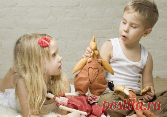 Рассматривание и описание куклы в младшей группе