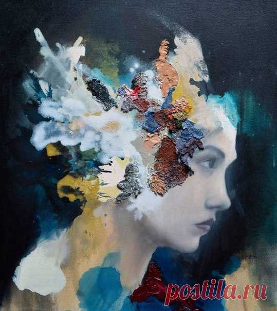 Иисус Легуизамо -  современный колумбийский художник. Легуизамо представляет человека через хрупкие, выразительные жесты и позы, размывая лица, тем самым устраняя личность, как таковую. / IT Analytics