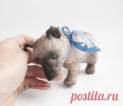 Пес Волчок! Выкройка в подарок от Марины Ямковской и Тани Малс. Пес, голова на шплинте, каркас в теле, не забудьте вшить круг в шею туловища!!!! забыли нарисовать