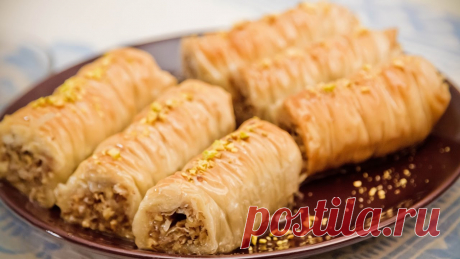 Пахлава. Рецепт приготовления. Baklava rolls. Пахлава или как ее называют в Турции baklava, делается из тонких листов теста фило. Тесто фило можно купить уже готовым, в замороженном виде. *** Подписывайт...