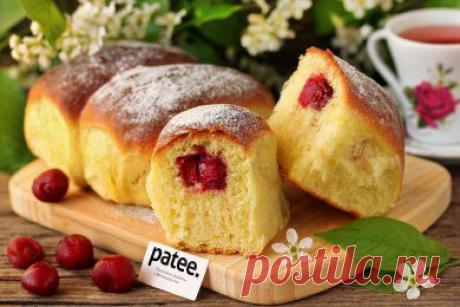 Воздушные пирожки с замороженной вишней - Простые рецепты Овкусе.ру