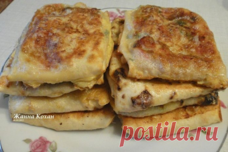 Пирожки в лаваше. Быстро, вкусно и несложно!
=2-3 тонких лаваша;
150 г твёрдого сыра;
200 г ветчины;
1-2 помидора;
2-3 ст. л. майонеза;
2-3 яйца;
соль, перец, зелень петрушки по вкусу;
раст. масло для жаренья.