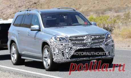 Новый Mercedes-Benz GLS попал в объективы фотошпионов