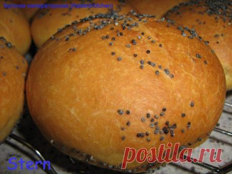 Булочки императорские (Kaiserbrotchen)
Формовку можно посмотреть здесь  https://www.kingarthurflour.com/blog/2008/02/28/all-tied-up-shaping-kaiser-rolls/