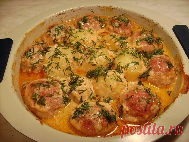 Котлеты с картошкой в соусе, приготовленные в духовке!