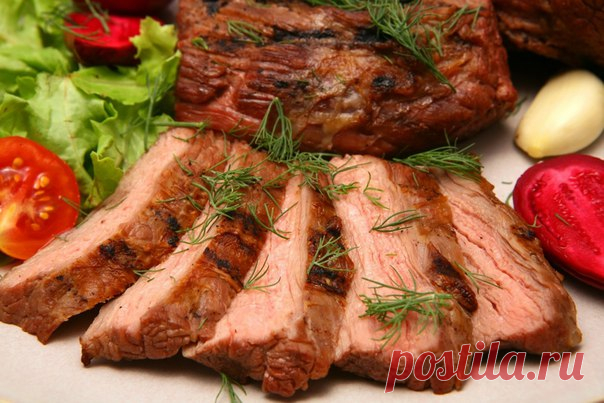 Секреты приготовления самого вкусного мяса.

1. Мясо станет нежнее, если за час до готовки его смо­чить водкой. 

2. Можно мясо перемешать с соевым соусом, оставить на ночь, а завтра жарить, оно получится очень сочным.
Показать полностью…