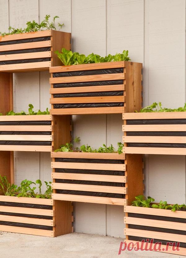 How to: Make a Modern, Space-Saving Vertical Vegetable Garden Perfect for folks with limited space, or who just prefer a stylish garden bed for their deck, patio, or back yard, these vertical stacking planters are totally DIY-able.
