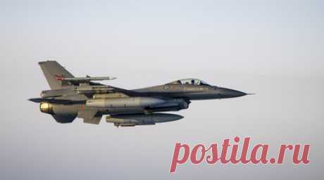 «Не окажут эффекта»: Нидерланды передали Румынии пять истребителей F-16 для обучения пилотов ВСУ. В Румынию из Нидерландов прибыли первые пять истребителей F-16, которые будут использоваться в центре обучения пилотированию самолётов, в том числе для подготовки украинских лётчиков, сообщило румынское Минобороны. Отмечается, что учебный центр был создан в сотрудничестве с властями Нидерландов, Дании и американской оружейной корпорацией Lockheed Martin, предоставляющей инструкторов и специалистов…