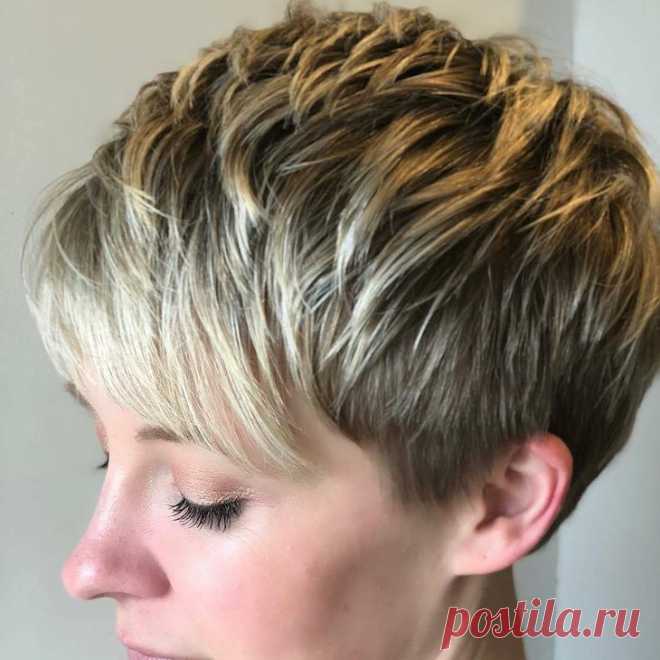 Женские стрижки на короткие волосы с разными челками: 20 стильных вариантов