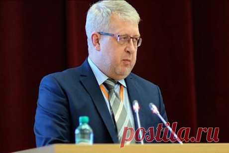 В российском регионе министра уволили за разгильдяйство. Министра строительства, энергетики и ЖКХ Кировской области Игоря Селезнева отправили в отставку с пометкой «за разгильдяйство». Об увольнении главы ведомства сообщил губернатор российского региона Александр Соколов. Из-за Селезнева Кировская область могла лишиться выделения 124 миллионов рублей из федерального бюджета.