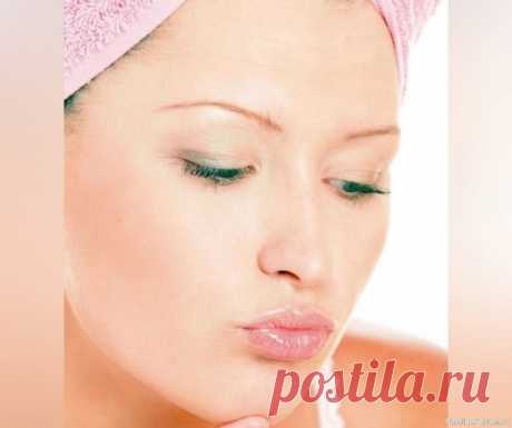Избавляемся от нежелательных волос на лице Домашний SPA 3 проверенных рецепта:1. Сахарная паста (шугаринг): Смешайте сахар, лимонный сок и воду, сварите до карамельного цвета, остудите и используйте как воск. 2. Маска из куркумы и муки: Смешайте куркуму, муку и немного молока до пастообразной консистенции. Нанесите на лицо,...
