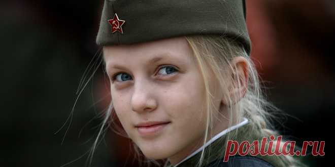 Потрясающе! Сочинение школьницы о русском мире потрясло ВСЕХ | PolitOFF Интернет последних дней буквально переполнен публикациями сочинения ученицы 11 класса Анны Ждановой, 16-ти лет, участницы областного конкурса юнкоров «Свой голос» и многочисленными комментариями к нему. Прежде чем высказать своё мнение об этом сочинении, предлагаю вам лично с ним познакомиться. В последнее время в западной и в либеральной отечественной публицистике много пишут о русском варварстве на …