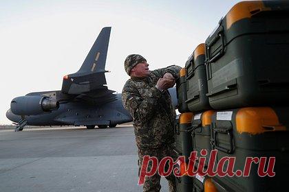 На Украине признали бесполезность западного оружия. Украинский политолог Андрей Золотарев признал, что оружие Запада не сможет помочь Вооруженным силам республики (ВСУ), так как Российская армия к нему приспособилась. Анонимные соратники бывшего главкома ВСУ Валерия Залужного говорят, что российские солдаты быстро учатся, и на новые виды оружия быстро находят контрмеры.