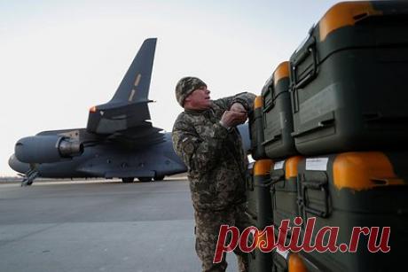 На Украине признали бесполезность западного оружия. Украинский политолог Андрей Золотарев признал, что оружие Запада не сможет помочь Вооруженным силам республики (ВСУ), так как Российская армия к нему приспособилась. Анонимные соратники бывшего главкома ВСУ Валерия Залужного говорят, что российские солдаты быстро учатся, и на новые виды оружия быстро находят контрмеры.