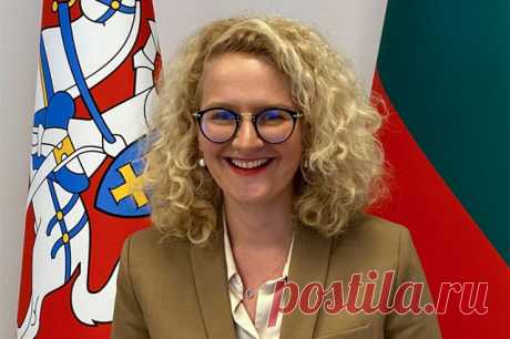 Звонок на 5 евро. В Литве министр обманом заставляла людей помогать ВСУ. Власти прибалтийских республик стоят в авангарде помощи украинским нацистам. Но, как выяснилось, официальных каналов кое-кому показалось мало. В ход пошло то, что на языке Уголовного кодекса называется мошенничеством.