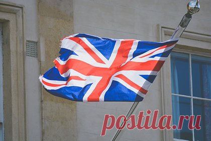 Стало известно о сокращении служащих Минобороны Британии. Министерство обороны Великобритании намерено сократить порядка трех тысяч гражданских служащих. Ведомство также приостановит набор новых военных для повышения зарплаты в вооруженных силах. Информаторы из оборонной отрасли заявили о планах ведомства сократить бюджет на персонал на 5 процентов.