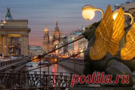 В мир пришли без всего… и уйдем все ни с чем…
Возникает вопрос: жизнь даётся зачем?
Ни машину, ни деньги с собой не возьмёшь,
Прок какой от богатств, что в миру наживёшь?
Относительно вечности, жизнь – это миг.
Молодым был вчера, а сегодня – старик.
И за этот, казалось бы, маленький срок,
Все усвоить должны самый главный урок:
Вечна наша Душа, прежде думай о ней,
Возлюби всех врагов, а не только друзей,
Понимать научись, сострадать и прощать,
Будь готов людям помощь в беде...