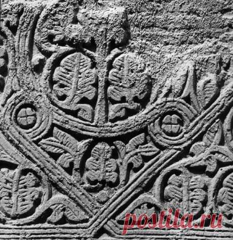 Interior detail showing leaf motifs carved in relief | Archnet