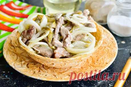 Салат &quot;Чезаре&quot; с мясом - оригинальный и вкусный Хотите удивить приглашенных на праздник гостей необычным блюдом? Тогда приготовьте оригинальнейший салат «Чезаре». Приятного аппетита!