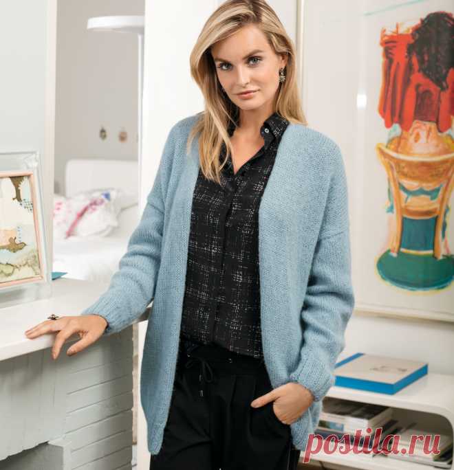 Голубой кардиган Вяжем спицами
Голубой кардиган
Классический кардиган без застежек, с V-образным вырезом горловины, подойдет и для офиса, и для отдыха, и для дома.
            Журнал «Verena» № 5/2017            
Разм…