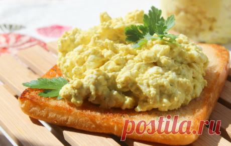 Вкуснейшая яичная паста-намазка.