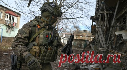«Передовой опыт»: как ведётся инженерная подготовка российских военнослужащих. Минобороны РФ сообщило об интеграции опыта СВО в программу инженерной подготовки военнослужащих Восточного военного округа. Сейчас солдаты под руководством инструкторов с боевым опытом осваивают навыки обращения со взрывными устройствами и способы разминирования. Ещё один важный элемент инженерной подготовки — обучение обустройству полевых фортификаций. Как отмечают эксперты, знание инженерного ремесла позволяет…