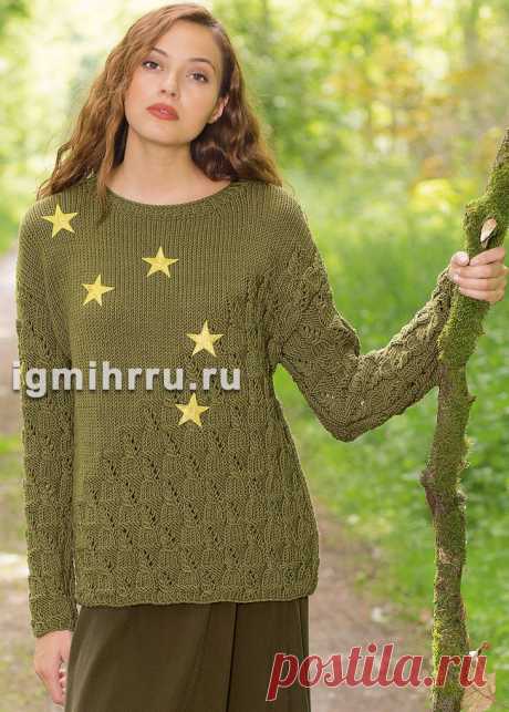 Оливковый теплый пуловер со ступенчатыми ажурными мотивами. Вязание спицами