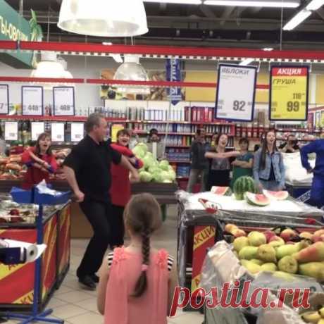&quot;Калинка-Малинка&quot; в Торговом центре