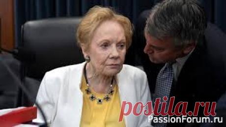 "Мать я заберу" | Разговоры на любые темы -А по этим телефонам На межгород позвонить можно? - Звони, только Надолго не занимай. Вот этот зеленый межгород. Борис подменял товарища На коммутаторе. Тому срочно было нужно Отлучиться по семейным делам. На зелёный телефон Смотрел долго никак Не решался позвонить.Телефоны тут у них в...