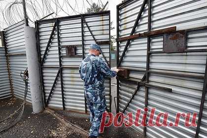 Двое подельников получили сроки за похищение россиянина из-за миллионного долга. Во Владимирской области двоих жителей Кольчугинского района приговорили к шести и пяти с половиной годам колонии за похищение 24-летнего россиянина. По данным следствия, днем 22 мая в городе Кольчугино сообщники напали на потерпевшего, который был должен 1 миллион 80 тысяч рублей.