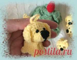 Вязаный брелок-сувенир 