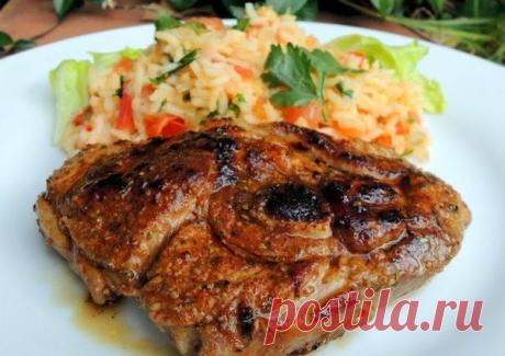 Сирийская кухня: баранина с рисом по-крестьянски
Ингредиенты:Баранина молодая — 150 гРис — 60 гБульон — 100 гПерец молотый черный — 0,2 гЗелень петрушки — 5 гМята — 1 гСольПриготовление:1. Баранину нарезают крупными кусками, заливают водой, солят…