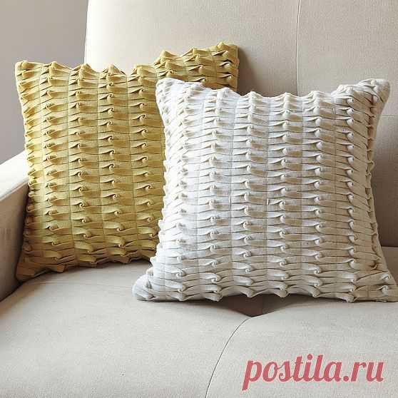 Диванные уютные подушки