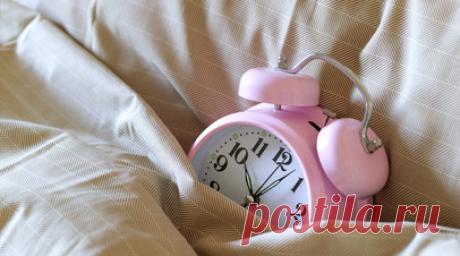 Сомнолог Царёва дала советы по выбору звука для будильника. Сомнолог Елена Царёва рекомендовала для быстрого пробуждения устанавливать в будильнике громкие и ритмичные звуки. Читать далее