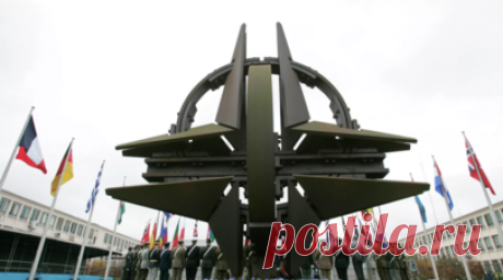 Глава ВС Британии ответил по-русски на вопрос о повышении бюджета НАТО. Начальник штаба обороны Вооружённых сил Великобритании адмирал Тони Радакин прокомментировал на русском языке слова генерального секретаря НАТО Марка Рютте о том, что членам альянса придётся учить русский в случае отказа повышать военные расходы. Читать далее