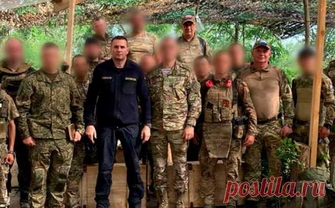 Бывший глава района в Хабаровском крае погиб в зоне спецоперации. Бывший глава Ульчского района Хабаровского края Федор Иващук погиб при выполнении боевого задания в зоне спецоперации, сообщил в телеграм-канале губернатор региона Дмитрий Демешин.