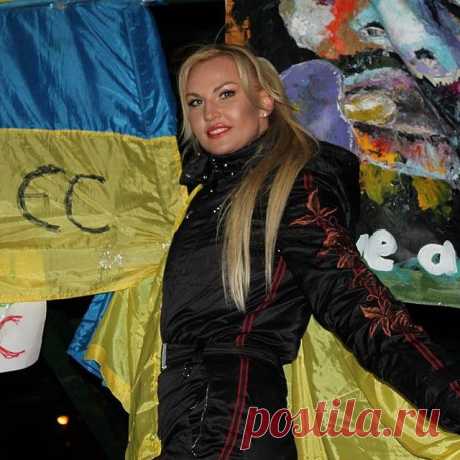 В мою сторону столько высказываний, что если бы я воспринимала их как-то особенно, я сошла бы с ума.  (Камалия Захур)