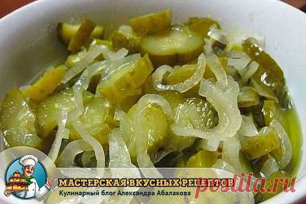 Салат из огурцов на зиму - рецепт пальчики оближешь Вкусный салат из огурцов с горчицей и луком, закрытый на зиму в стрелянные банки. Рецепт домашней заготовки с пошаговыми фото.